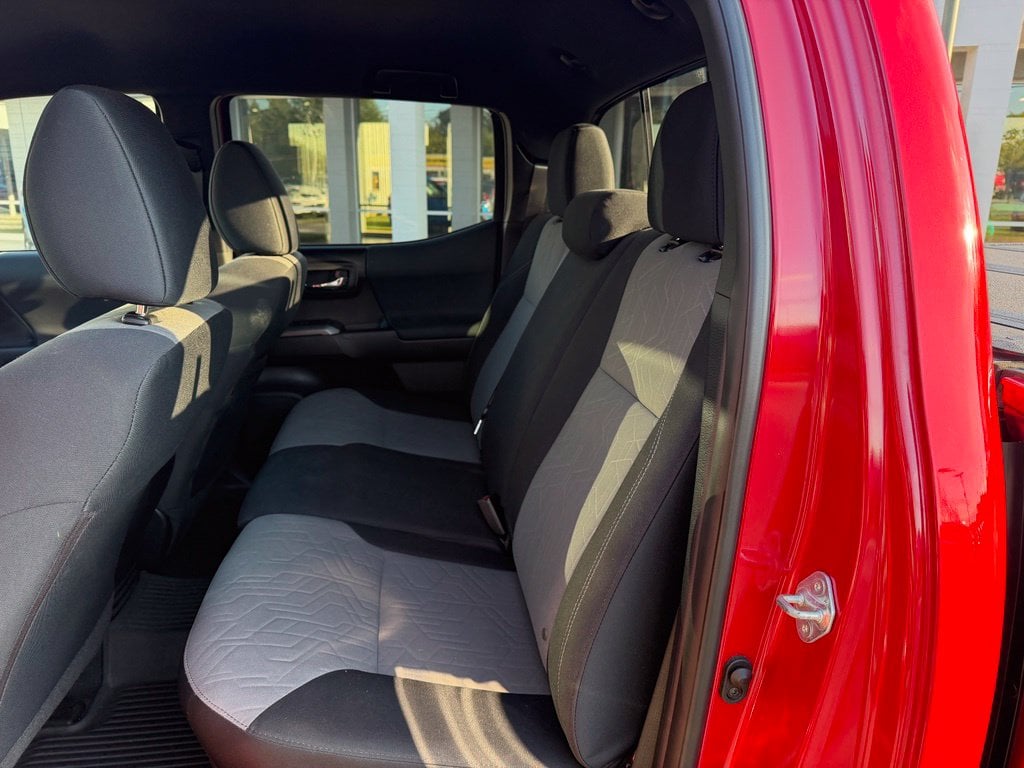 Pre-Owned 2021 Toyota Tacoma TRD Sport - photo - 8