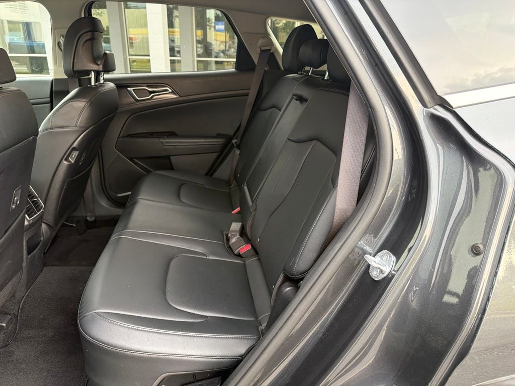 Pre-Owned 2023 Kia Sportage Hybrid EX - photo - 16