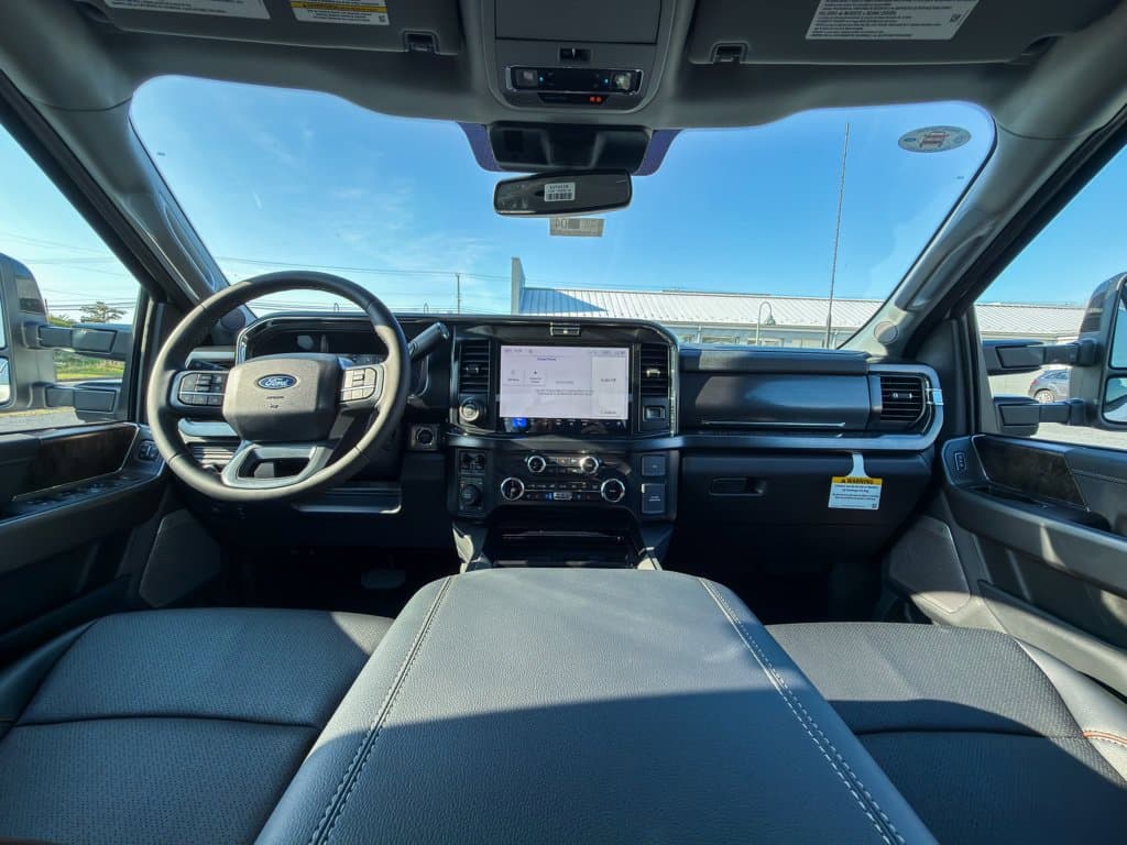 New 2027 Ford F-350SD Lariat - photo - 16