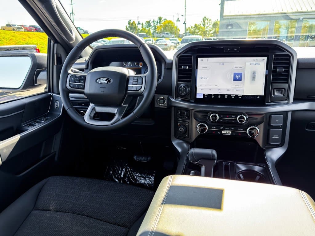 New 2026 Ford F-150 XLT - photo - 11