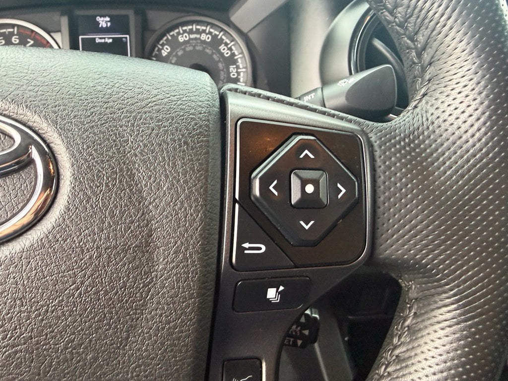 Pre-Owned 2023 Toyota Tacoma TRD Off-Road - photo - 13