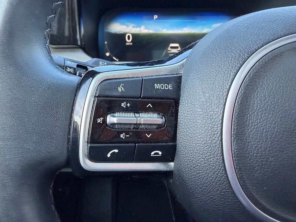 Pre-Owned 2023 Kia Sorento SX - photo - 15