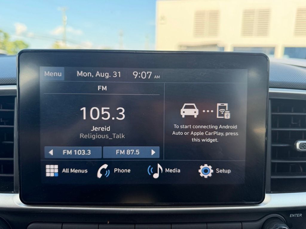 Pre-Owned 2025 Hyundai Venue SEL - photo - 9