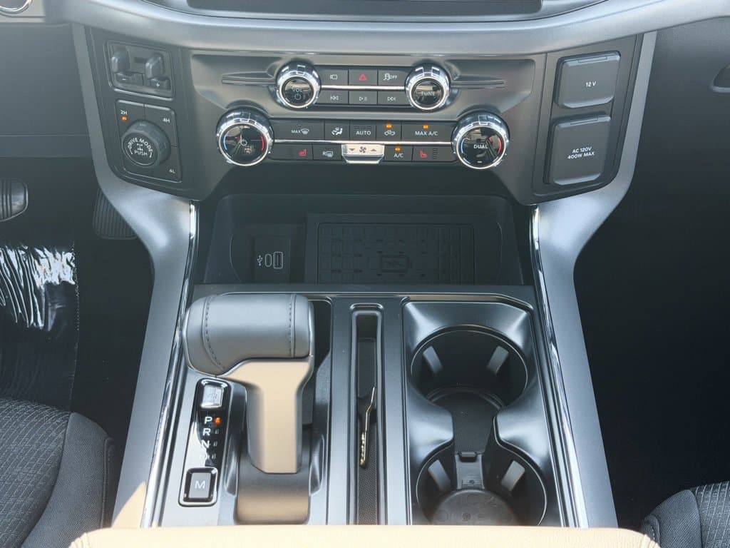 New 2026 Ford F-150 XLT - photo - 11