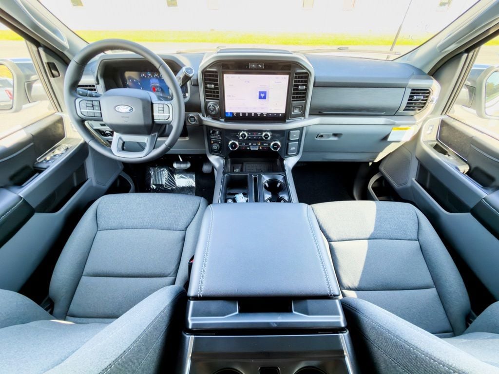 New 2026 Ford F-150 XLT - photo - 16