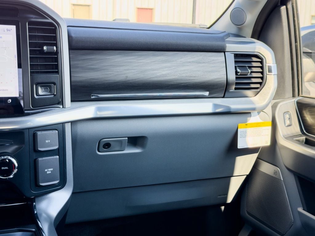 New 2026 Ford F-150 Lariat - photo - 10