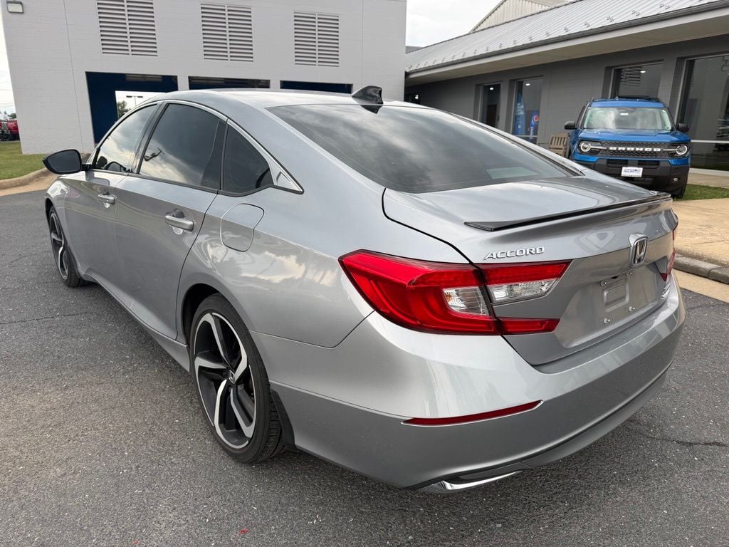 Pre-Owned 2022 Honda Accord Hybrid Sport - photo - 2