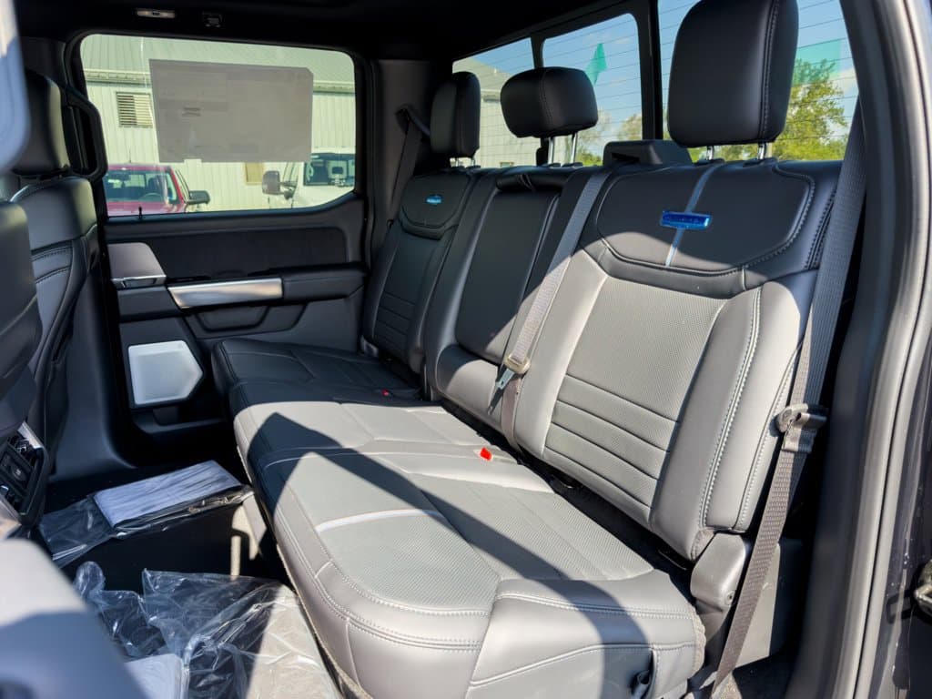New 2026 Ford F-250SD Platinum - photo - 6