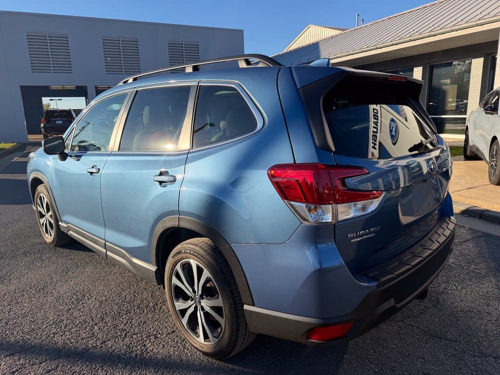 Pre-Owned 2023 Subaru Forester Limited - photo - 2