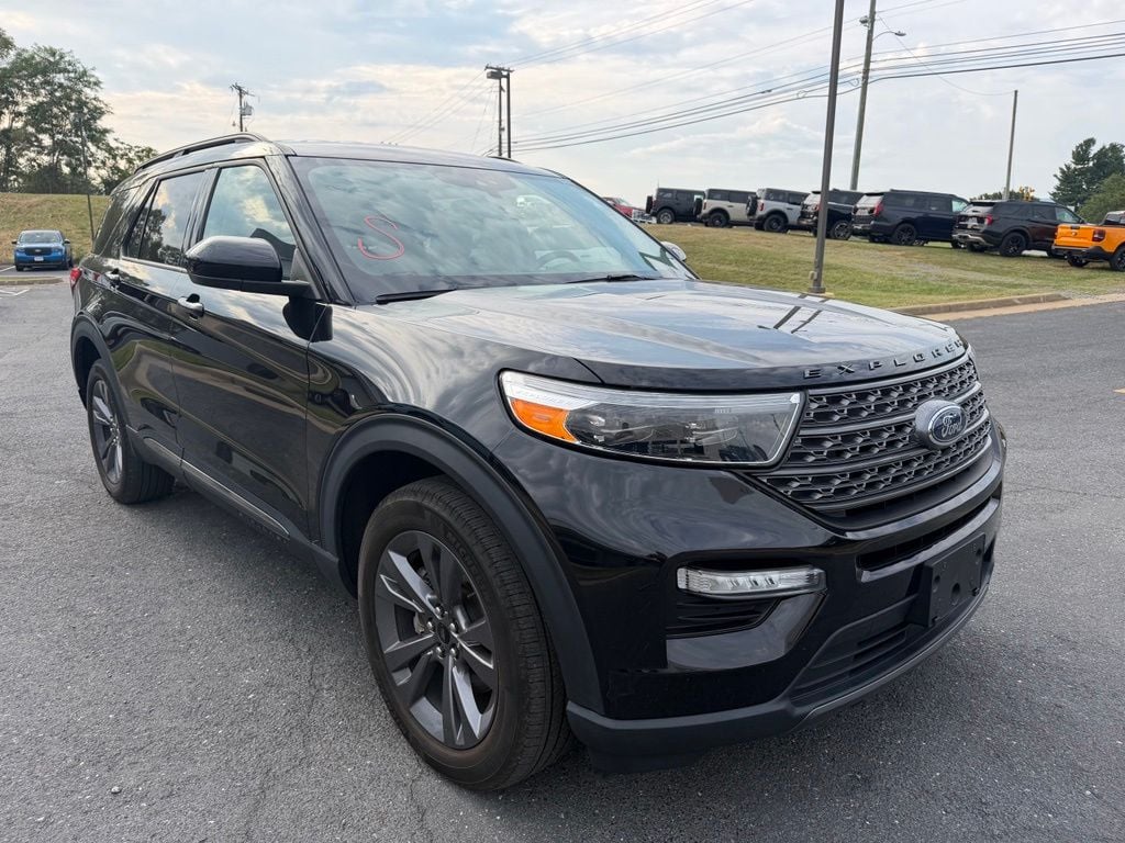 Pre-Owned 2023 Ford Explorer XLT - photo - 6