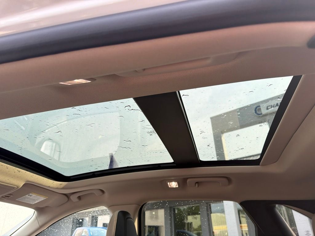 Pre-Owned 2020 Ford Escape Titanium - photo - 17