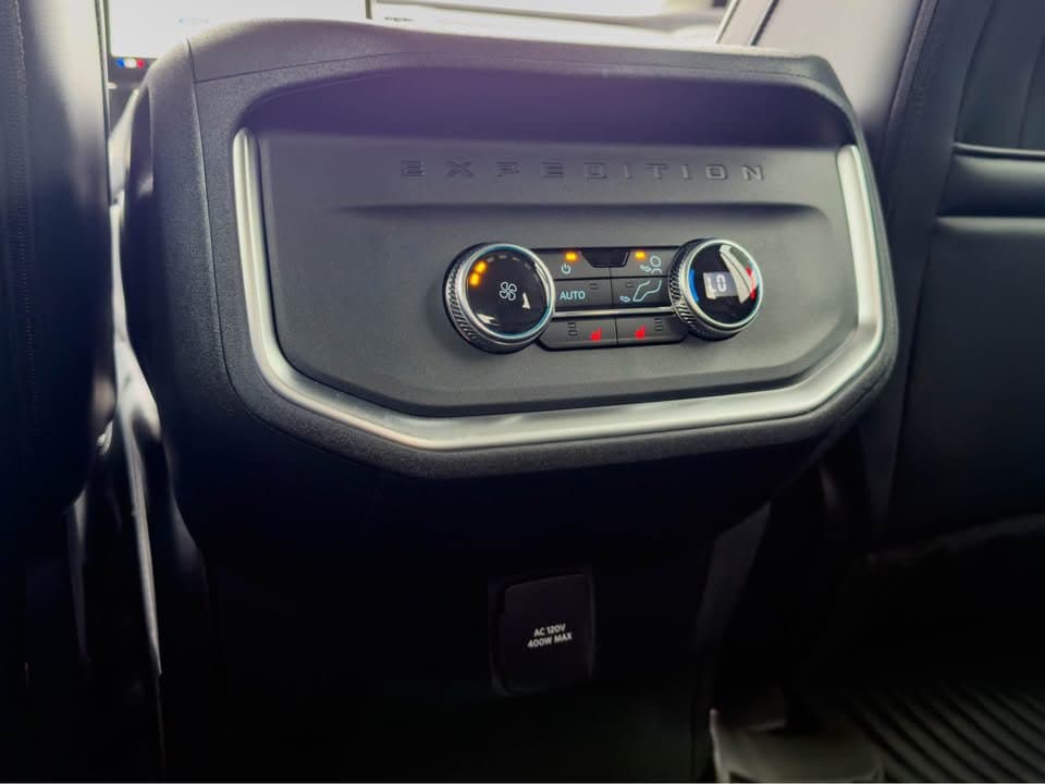 New 2027 Ford Expedition Platinum - photo - 13