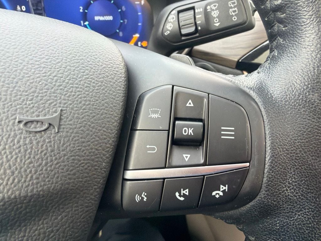 Pre-Owned 2020 Ford Escape Titanium - photo - 14