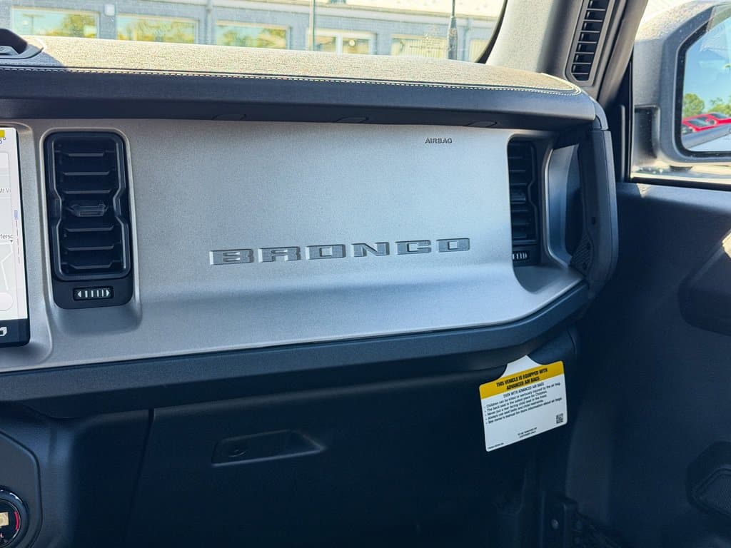 New 2026 Ford Bronco Outer Banks - photo - 14