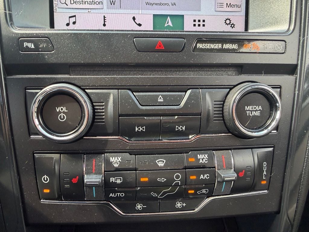 Pre-Owned 2018 Ford Explorer XLT - photo - 14