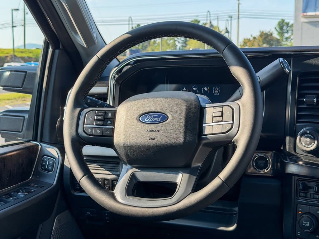 New 2027 Ford F-350SD Lariat - photo - 12
