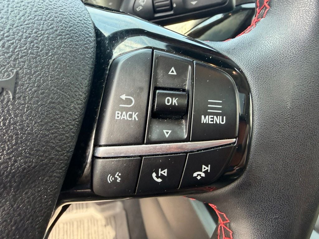 Pre-Owned 2022 Ford Escape SEL - photo - 11