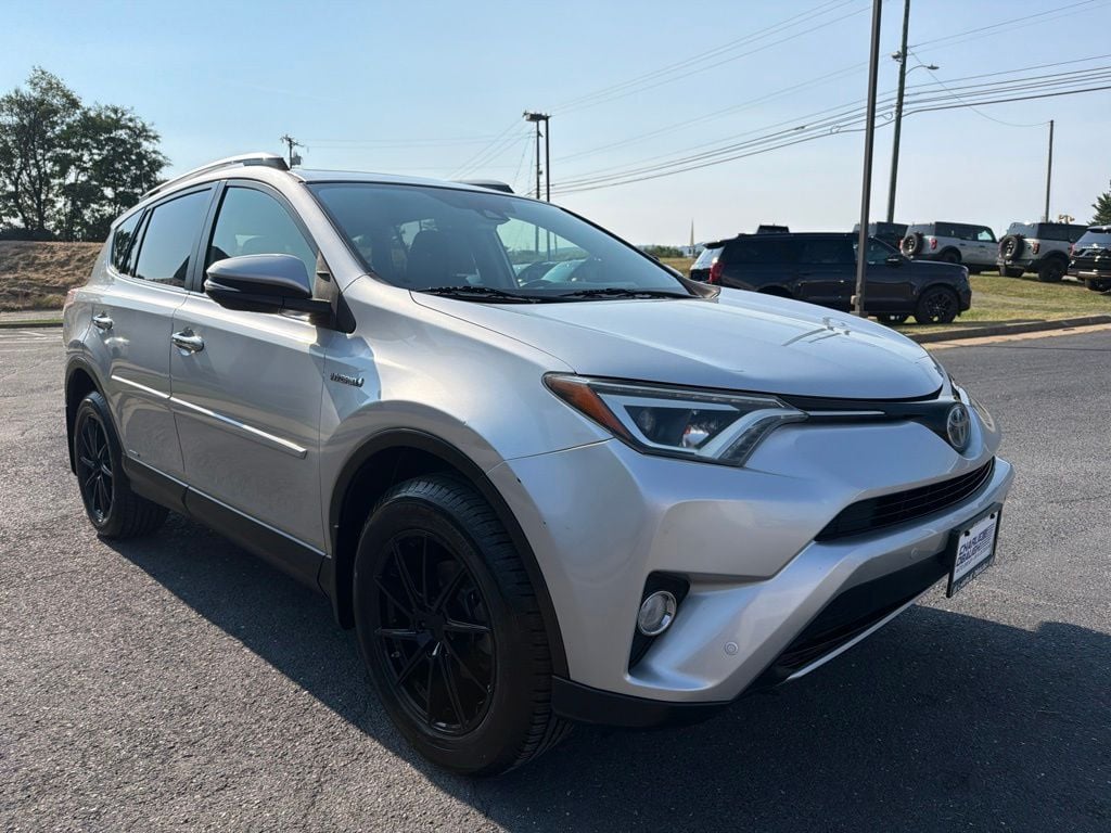 Pre-Owned 2016 Toyota RAV4 Hybrid Limited - photo - 6