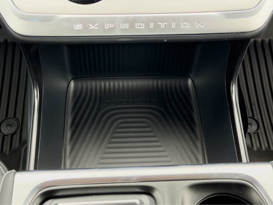 New 2027 Ford Expedition Platinum - photo - 14