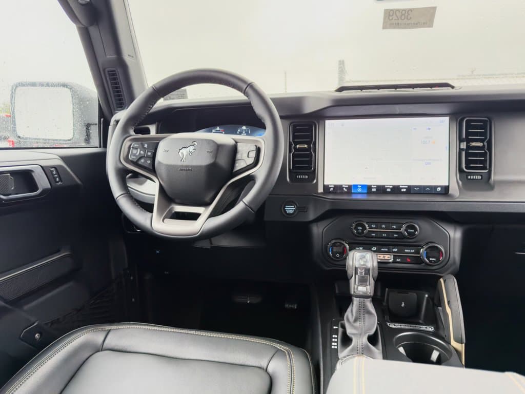 New 2026 Ford Bronco Badlands - photo - 11