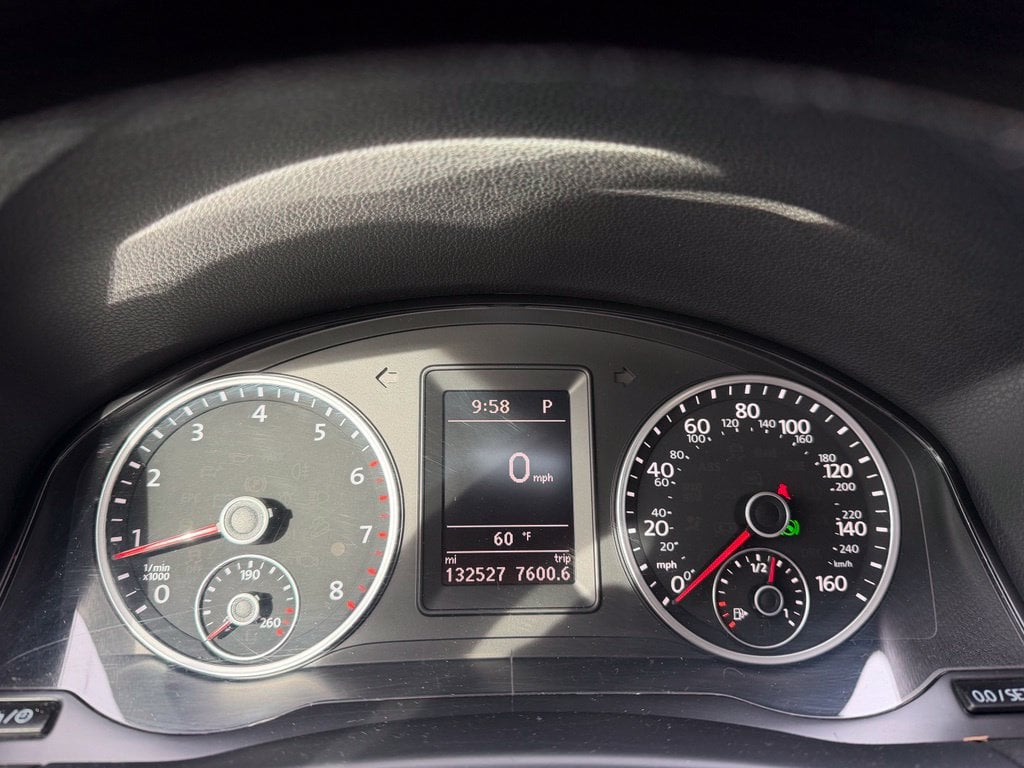 Pre-Owned 2017 Volkswagen Tiguan 2.0T - photo - 10