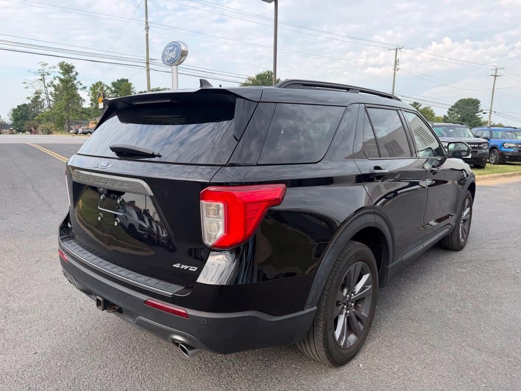 Pre-Owned 2023 Ford Explorer XLT - photo - 4