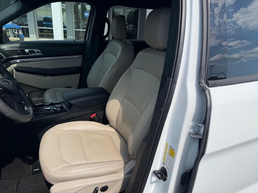 Pre-Owned 2018 Ford Explorer XLT - photo - 9