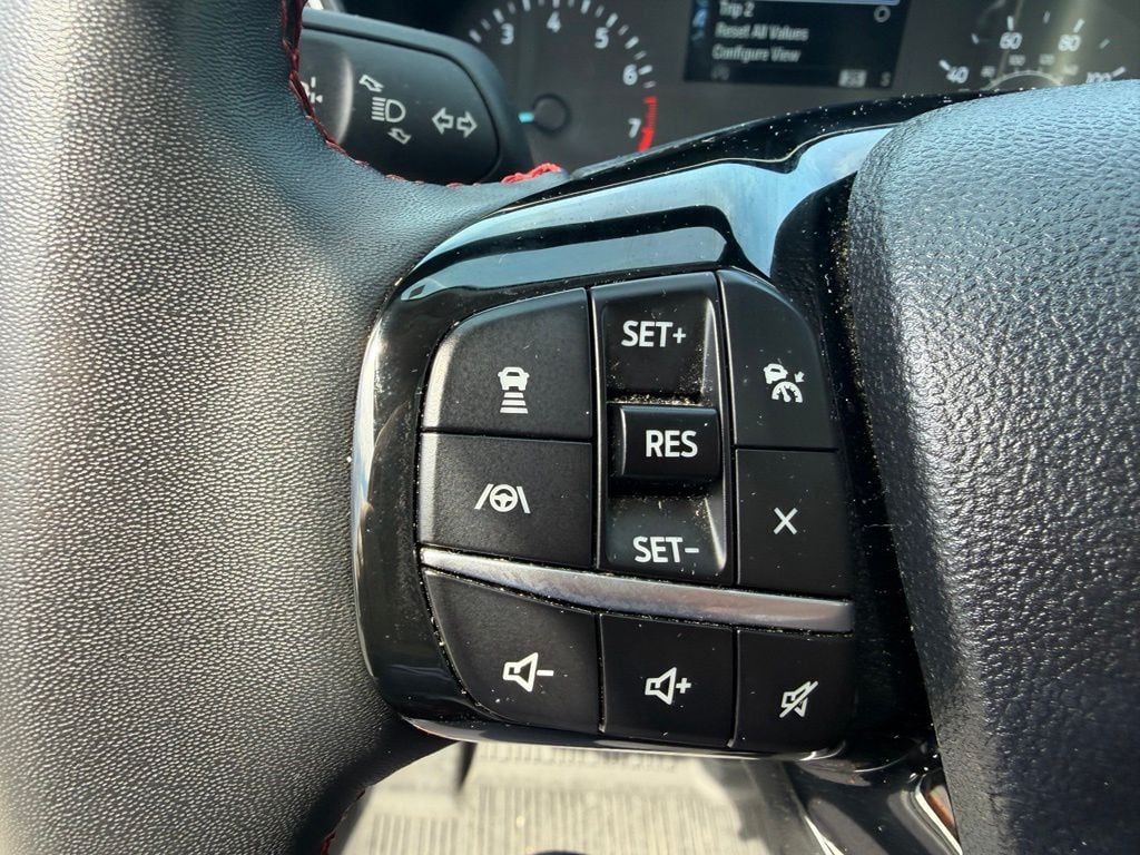 Pre-Owned 2022 Ford Escape SEL - photo - 10