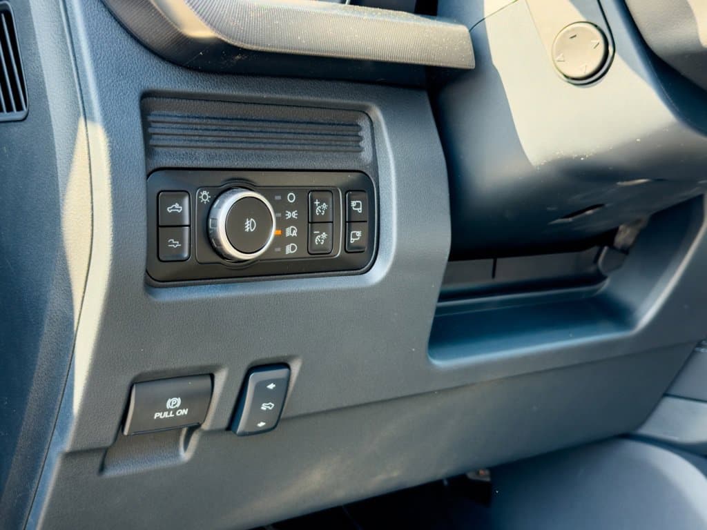 New 2026 Ford F-250SD Platinum - photo - 7