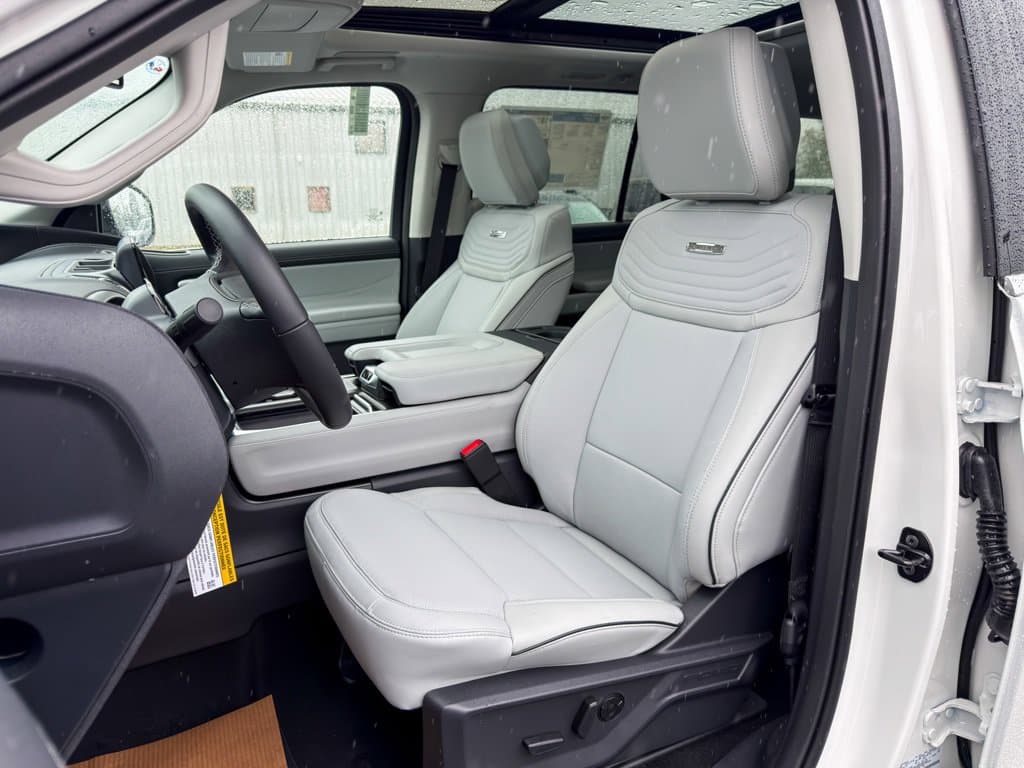 New 2027 Ford Expedition Platinum - photo - 6
