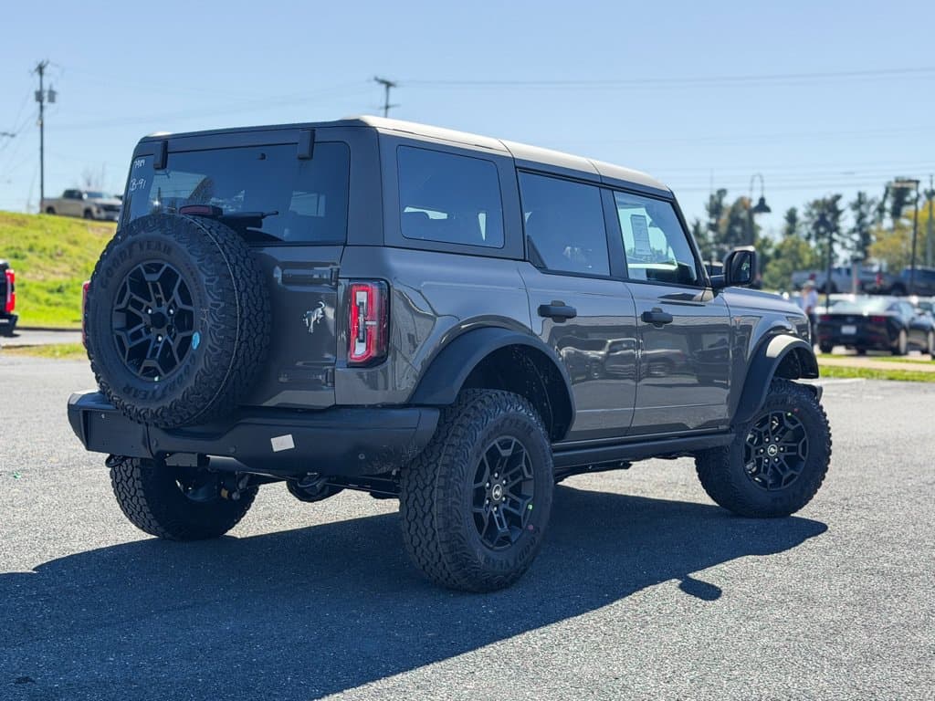 New 2026 Ford Bronco Badlands - photo - 3