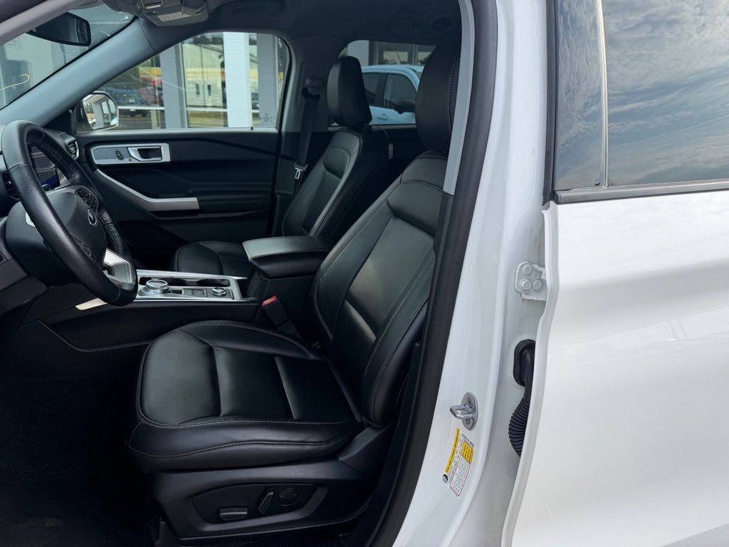 Pre-Owned 2022 Ford Explorer XLT - photo - 8