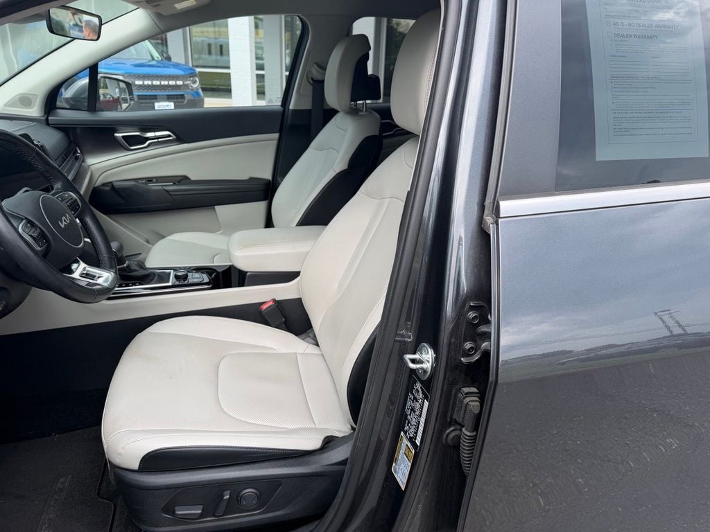 Pre-Owned 2024 Kia Sportage EX - photo - 8