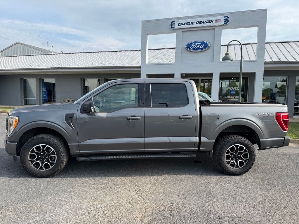 Pre-Owned 2022 Ford F-150 XLT - photo - 1