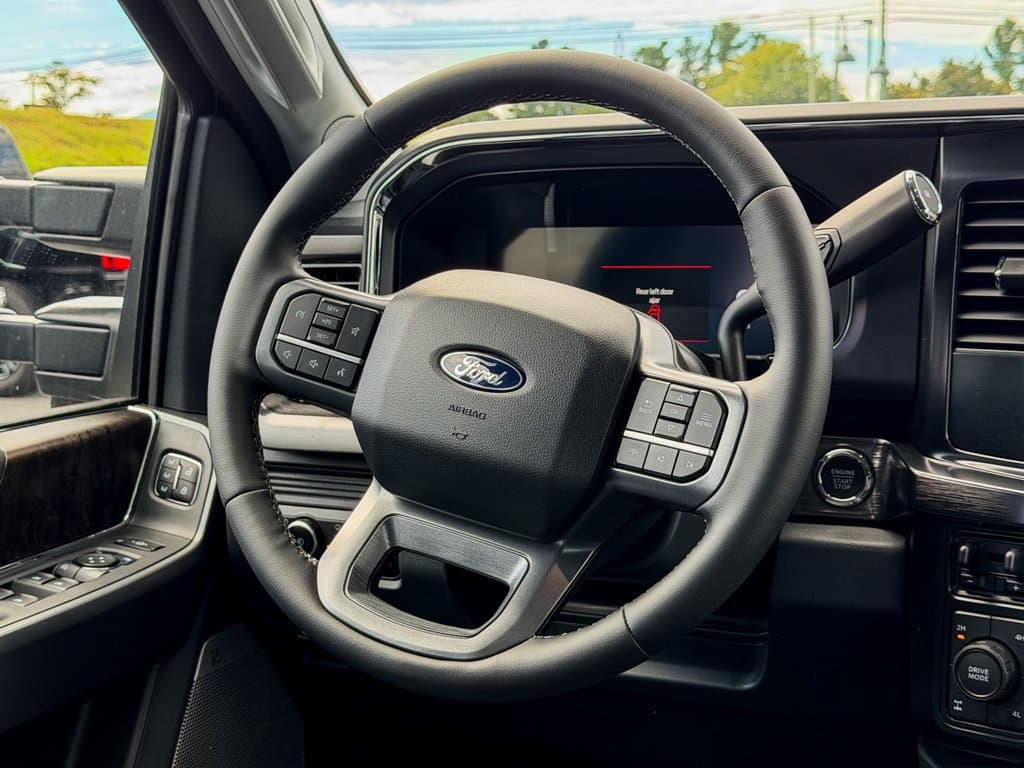 New 2027 Ford F-250SD Lariat - photo - 10