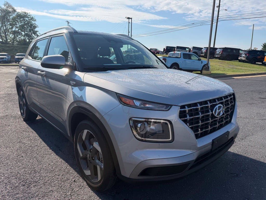 Pre-Owned 2025 Hyundai Venue SEL - photo - 6
