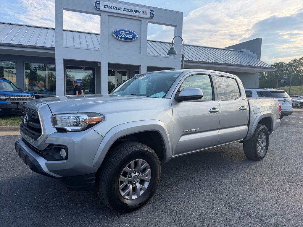Pre-Owned 2017 Toyota Tacoma SR5 - photo - 0