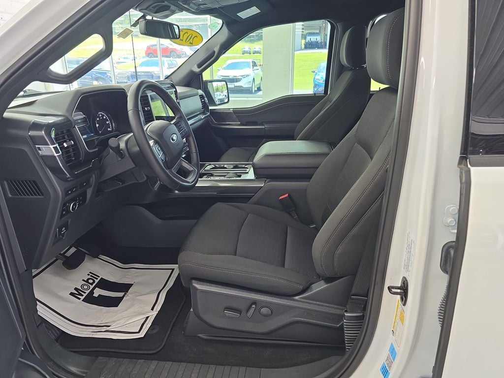 Pre-Owned 2023 Ford F-150 XLT - photo - 12