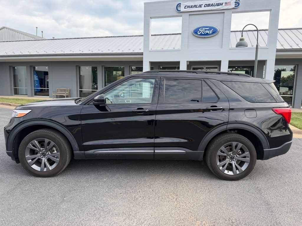 Pre-Owned 2023 Ford Explorer XLT - photo - 1