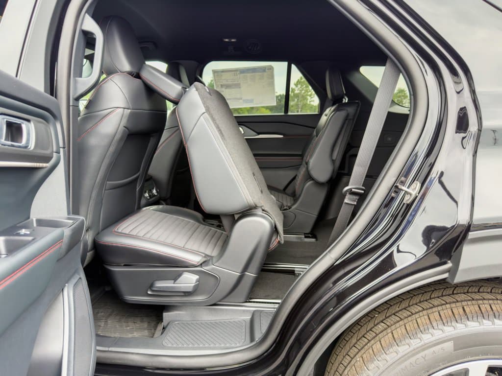 New 2026 Ford Explorer ST-Line - photo - 8
