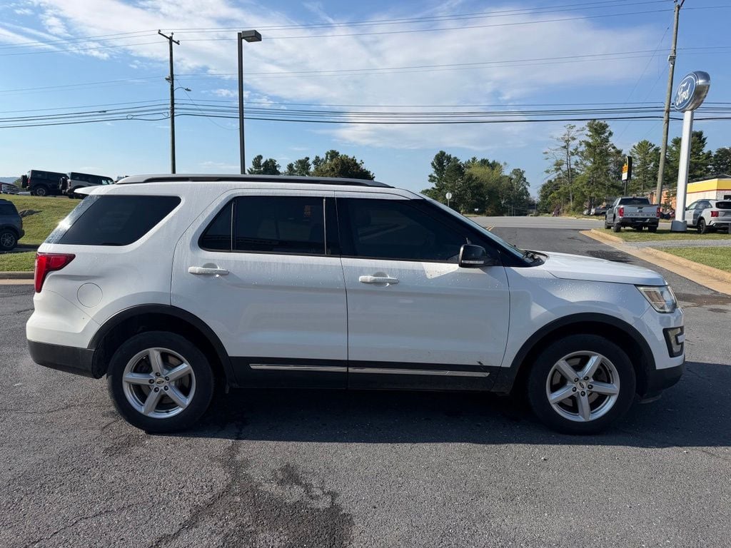 Pre-Owned 2017 Ford Explorer XLT - photo - 5