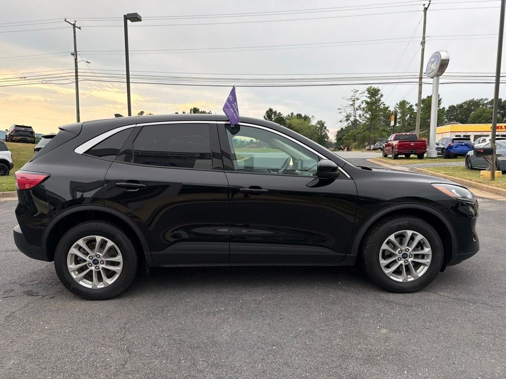 Pre-Owned 2020 Ford Escape SE - photo - 5