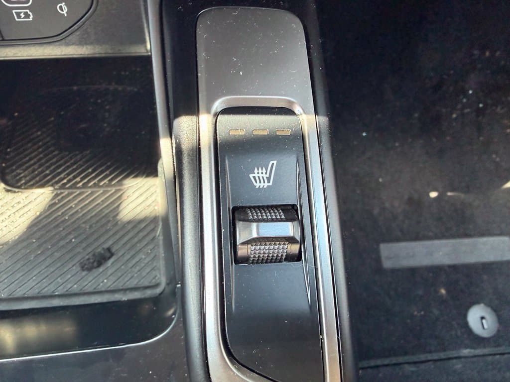 Pre-Owned 2025 Kia Sorento EX - photo - 13