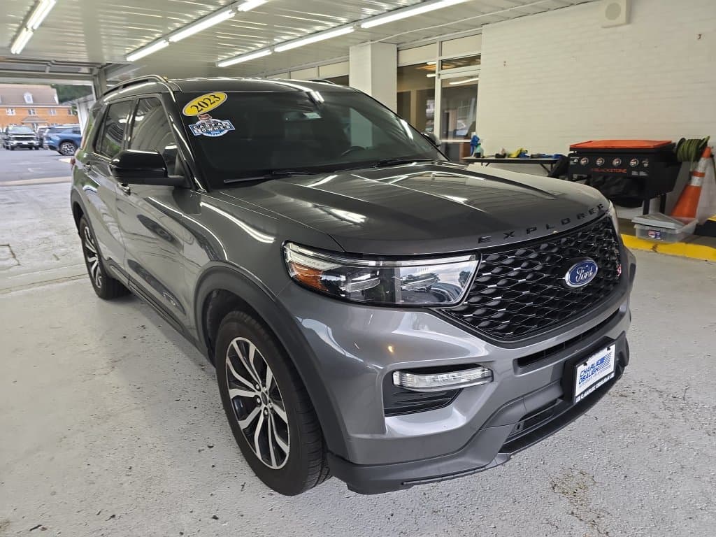 Pre-Owned 2023 Ford Explorer ST - photo - 6