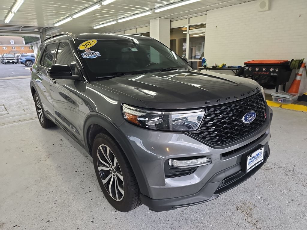 Pre-Owned 2023 Ford Explorer ST - photo - 6