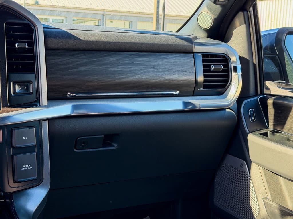 New 2026 Ford F-150 Lariat - photo - 11