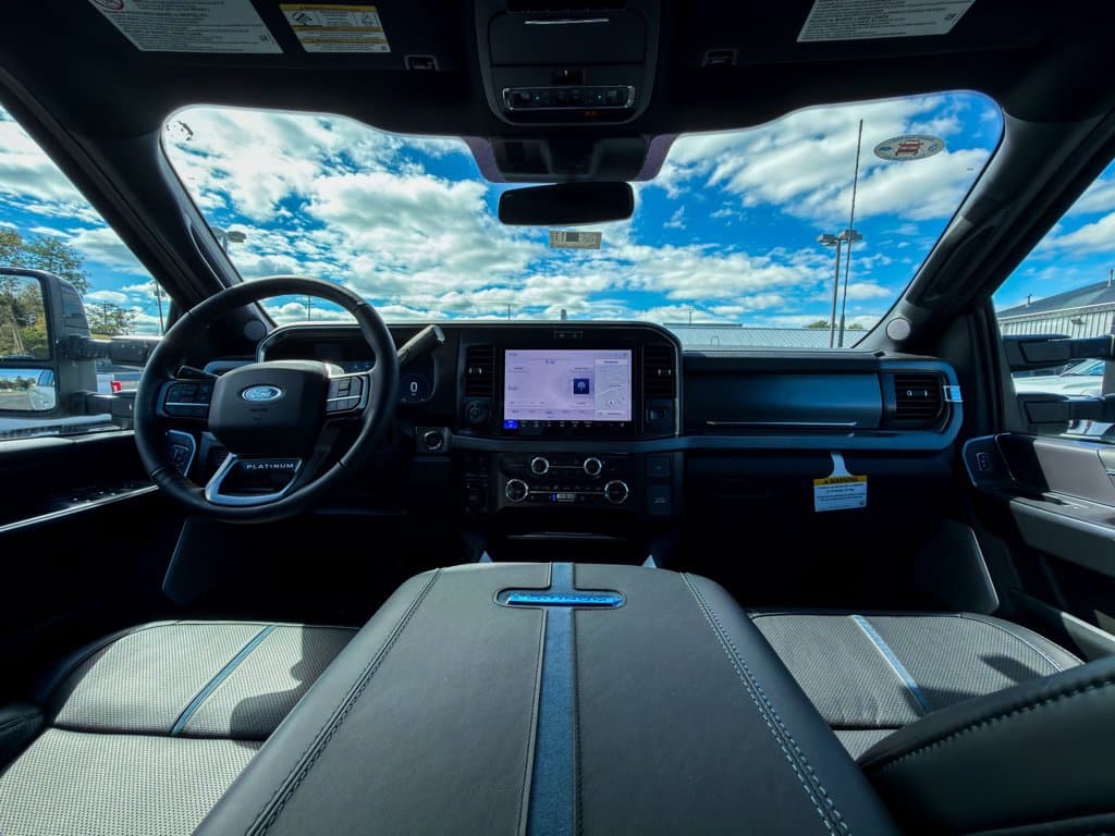 New 2026 Ford F-250SD Platinum - photo - 16
