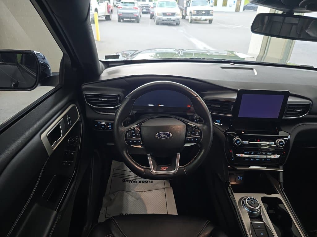 Pre-Owned 2023 Ford Explorer ST - photo - 11