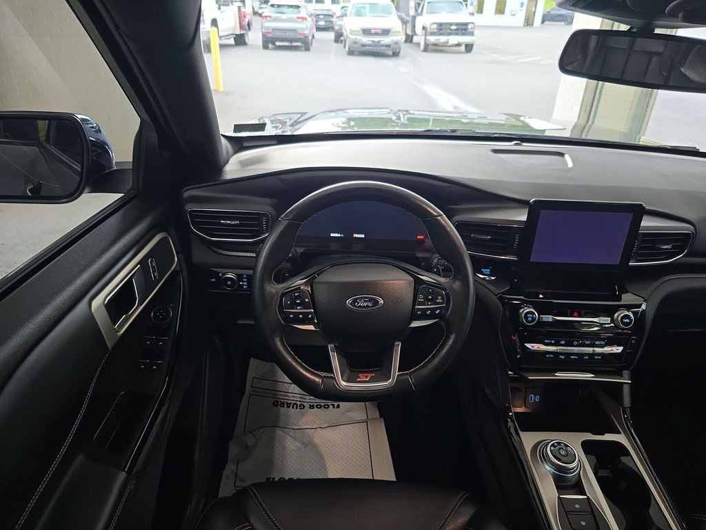 Pre-Owned 2023 Ford Explorer ST - photo - 11
