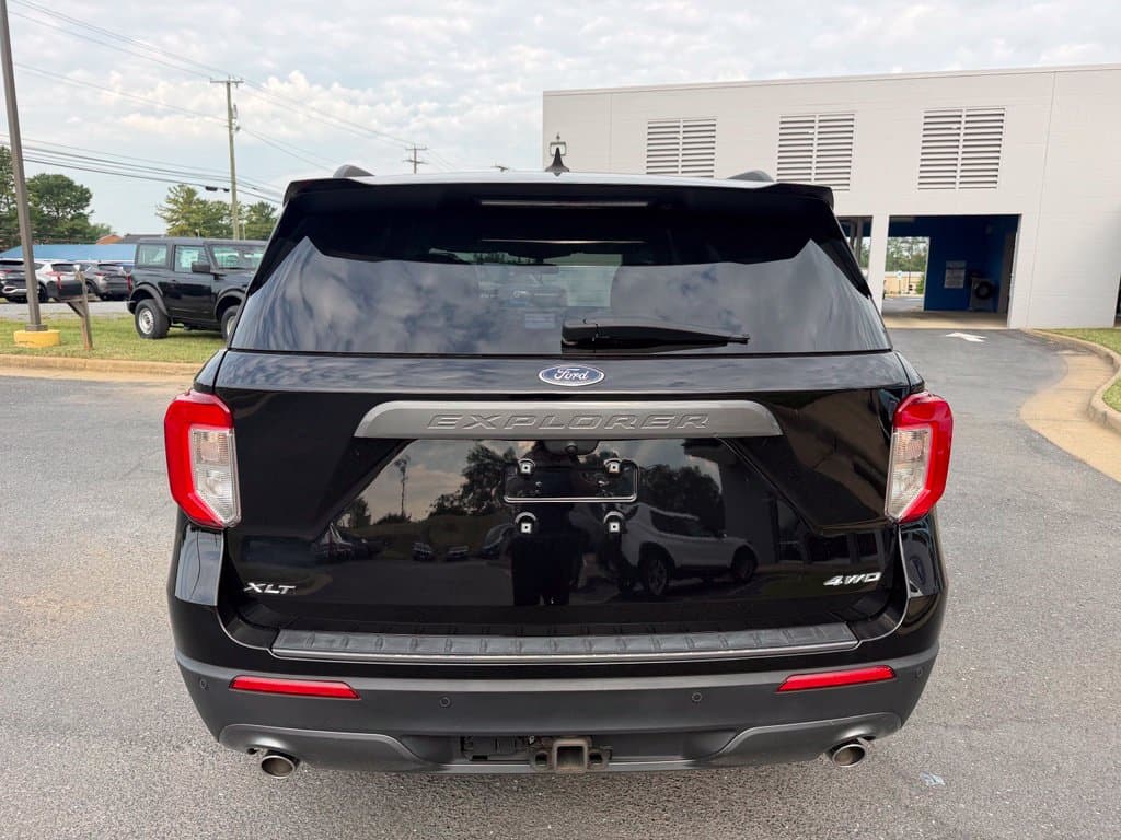 Pre-Owned 2023 Ford Explorer XLT - photo - 3